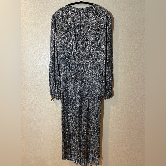 Pinko Elegant Black and White Women's Dress - Picture 7 of 10